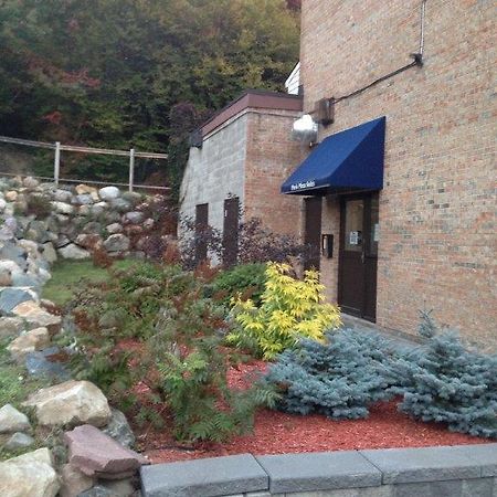 Paris Plaza Lägenhet Elliot Lake Exteriör bild